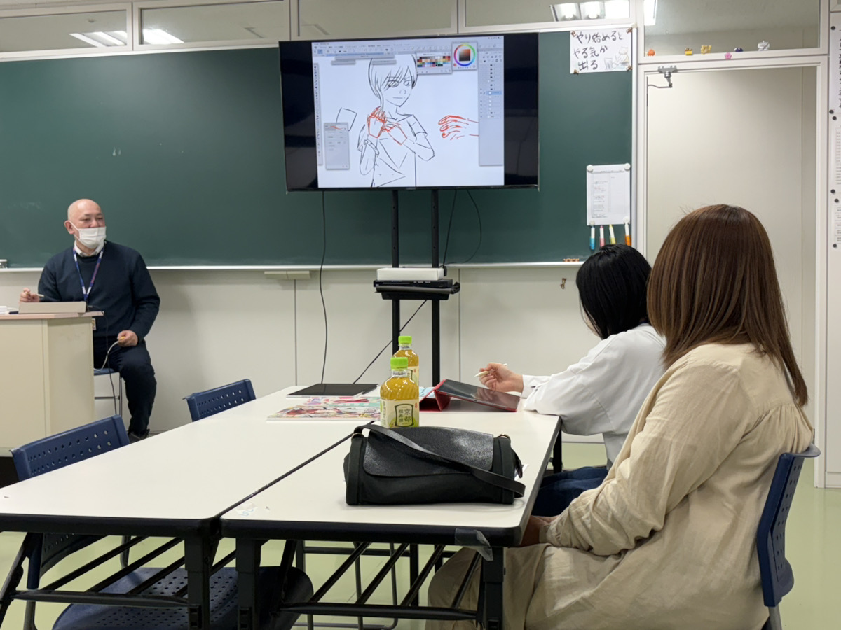 オープンキャンパスで学校の雰囲気を確認する様子
