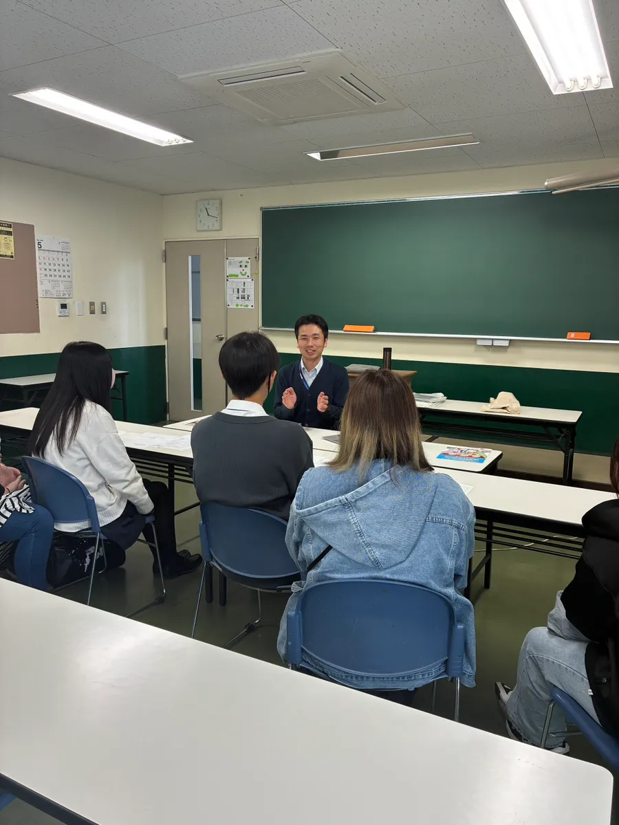 栃木県内の高校生が参加した授業体験型オープンキャンパスの様子