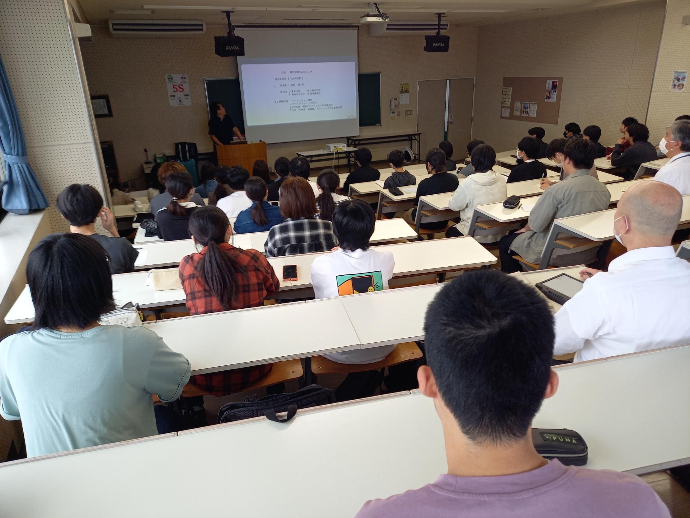 プリント作品での講評と指摘