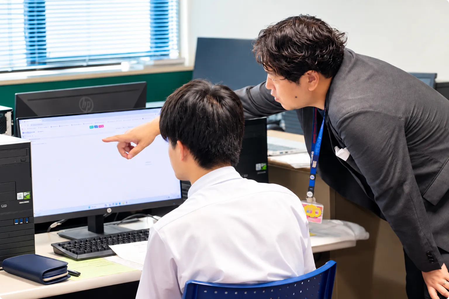 情報処理分野のプログラミング実習に取り組む学生の様子