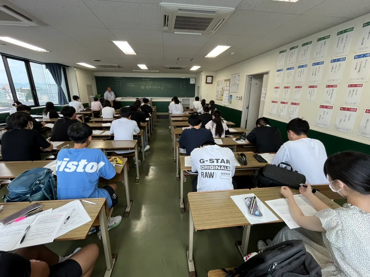 高校生を対象とした公務員試験講習会の様子
